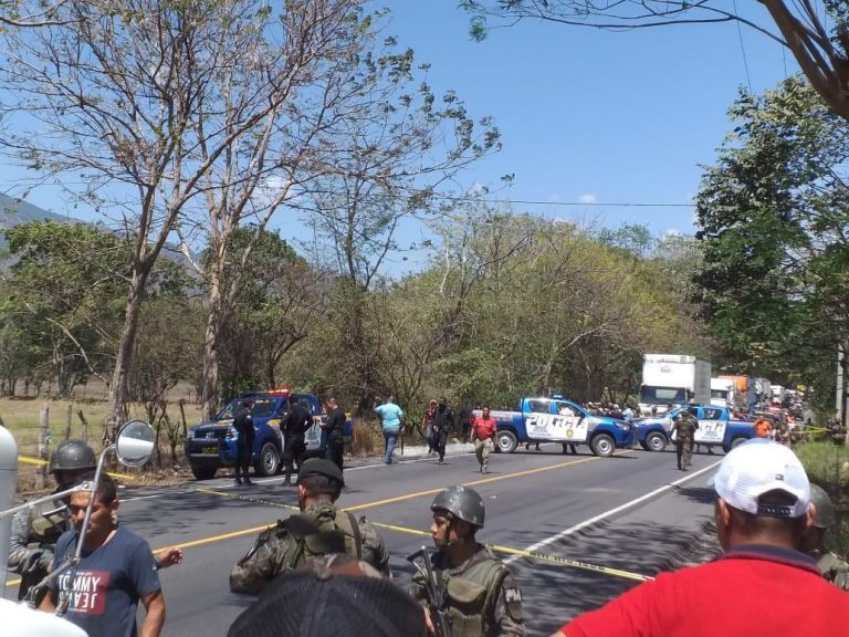 UNE citar?? al Ministro de la Defensa por p??rdida de fusiles del Ej??rcito