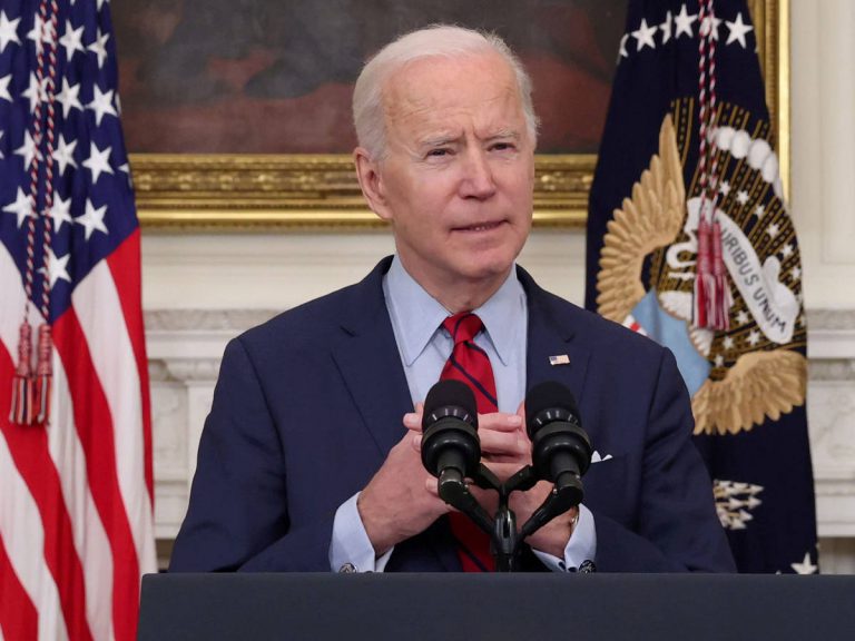 Biden promete 200 millones de vacunados en 100 d??as