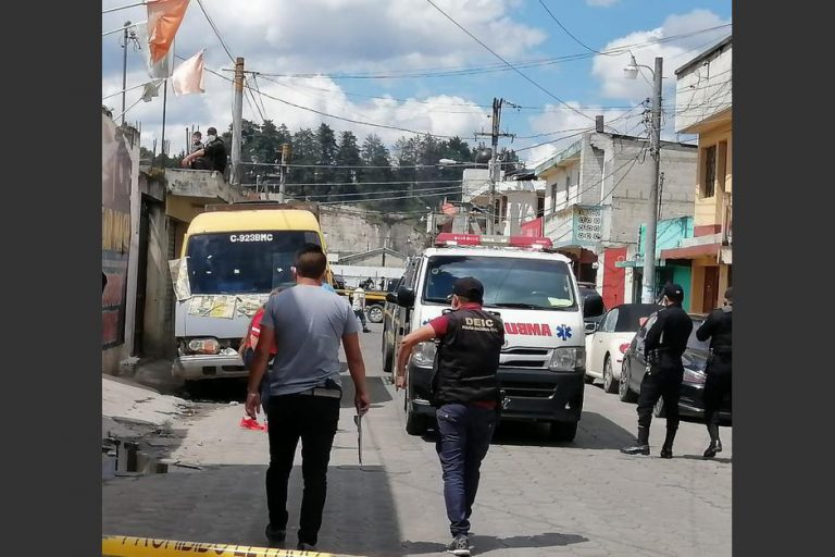 Muerte de cuatro hombres en Zona 2 de Xela habr??a sido por narcotr??fico, asegura Giammattei