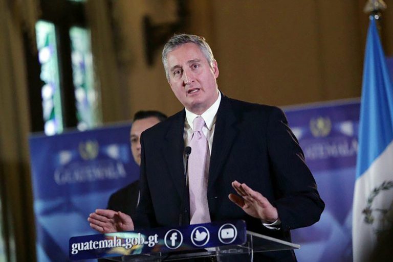 De ministro de Gobernaci??n a secretario del Partido Unionista