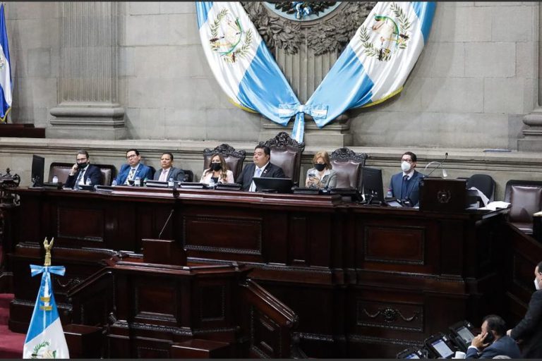 Diputado Garc??a Silva reaparece en el Congreso