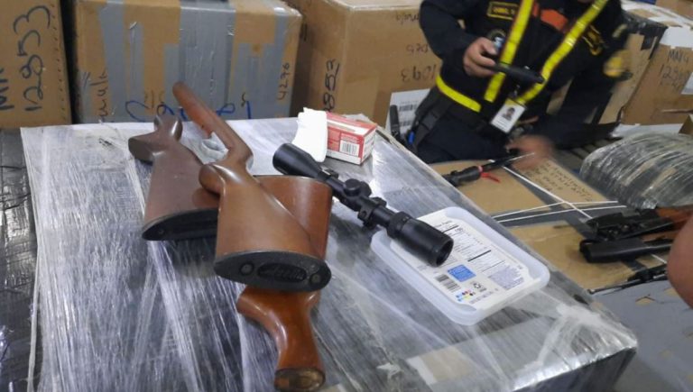 Ven??an de Estados Unidos: Localizan armas en una encomienda en Puerto Santo Tom??s de Castilla