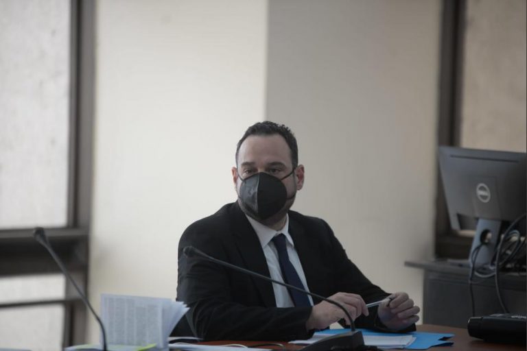 Ligan a proceso al exministro de comunicaciones Jos?? Luis Benito Ruiz