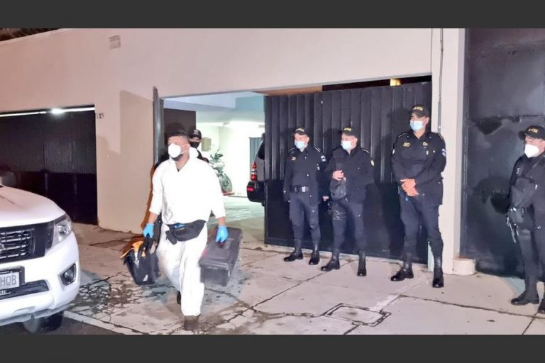 Esposos habr??an sido asesinados por su propio guardaespaldas