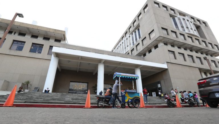 Trasladan a fiscal de Extinci??n de Dominio que quit?? bienes a funcionarios, exfuncionarios y narcotraficantes