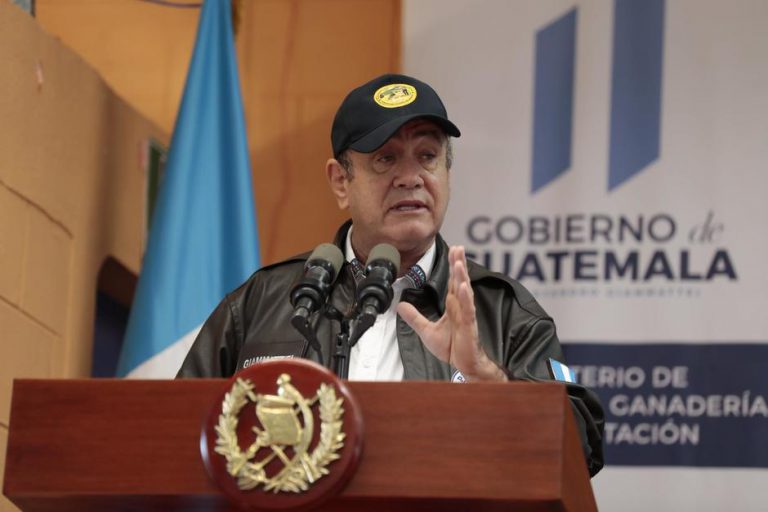 Giammattei ofrece dar apoyo econ??mico de mil quetzales para comprar fertilizantes