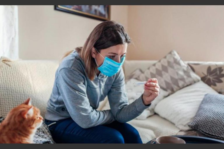 ??A los cu??ntos d??as inician los s??ntomas de la variante ??micron?